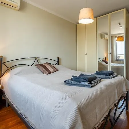 Elegant Aristocratic 2 Bdrm Flat, Location Apartment *