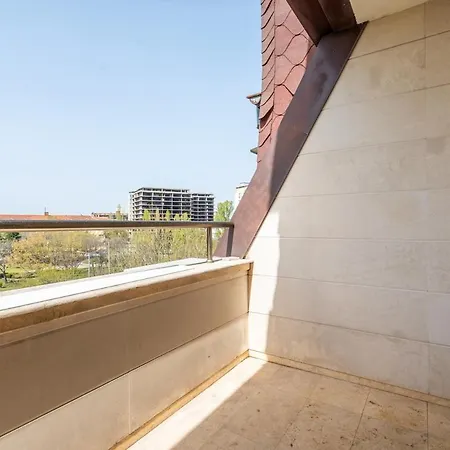 דירה Elegant Aristocratic 2 Bdrm Flat, Location סופיה
