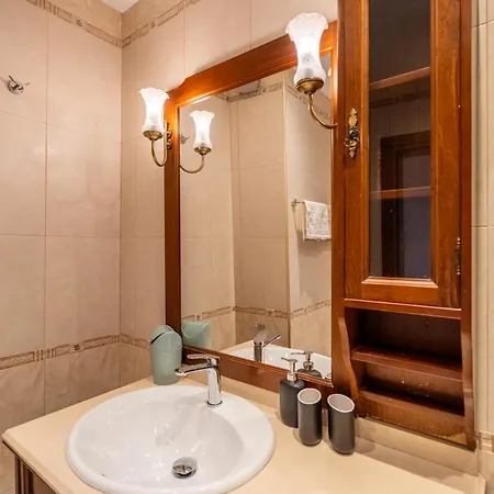 Elegant Aristocratic 2 Bdrm Flat, Location דירה