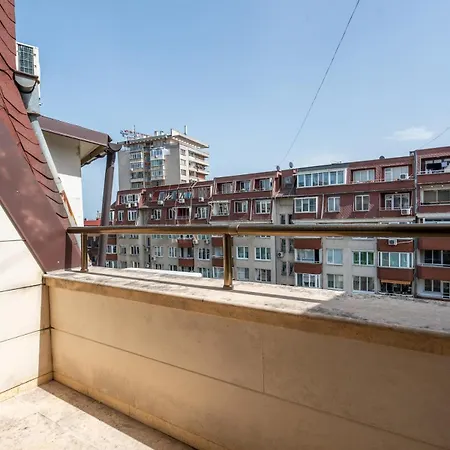 Elegant Aristocratic 2 Bdrm Flat, Location Lejlighed *