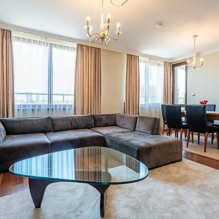 Apartman Elegant Aristocratic 2 Bdrm Flat, Location *