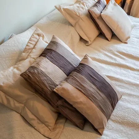 Elegant Aristocratic 2 Bdrm Flat, Location Lejlighed