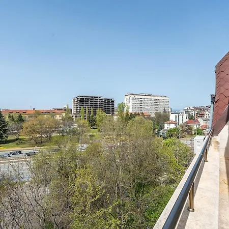 Elegant Aristocratic 2 Bdrm Flat, Location * סופיה
