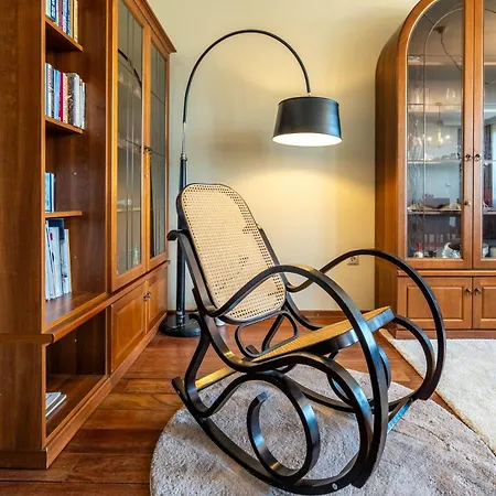 Lejlighed Elegant Aristocratic 2 Bdrm Flat, Location