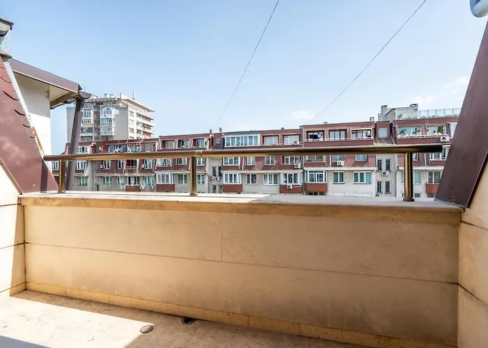 Elegant Aristocratic 2 Bdrm Flat, Location Lejlighed Sofia