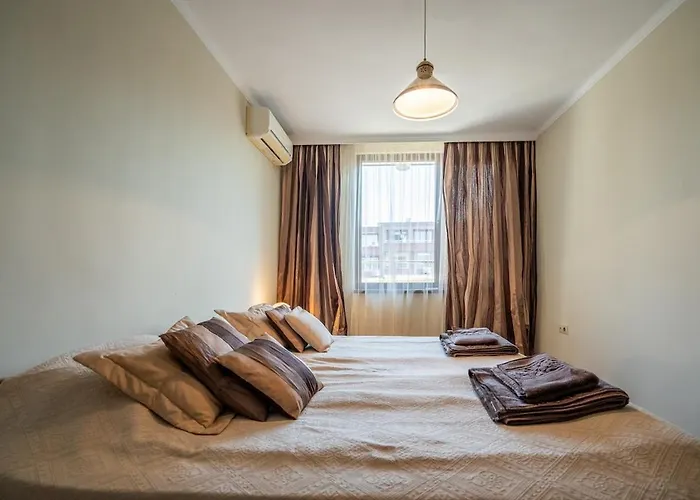 Lejlighed Elegant Aristocratic 2 Bdrm Flat, Location Sofia