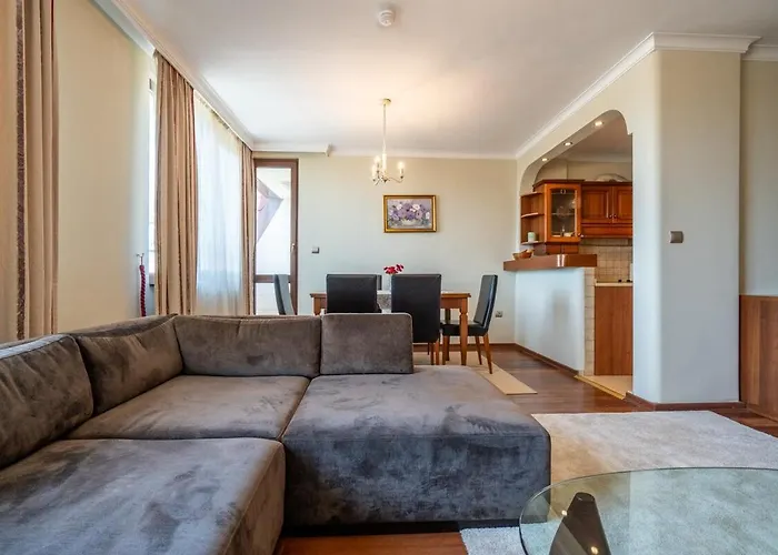 Elegant Aristocratic 2 Bdrm Flat, Location Lejlighed Sofia