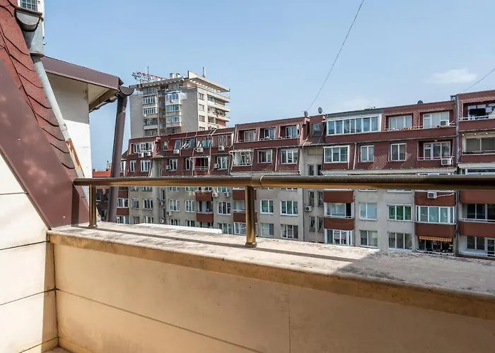 Elegant Aristocratic 2 Bdrm Flat, Location Lejlighed *