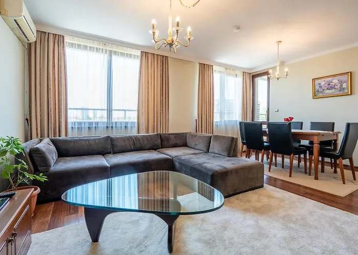 Lejlighed Elegant Aristocratic 2 Bdrm Flat, Location *