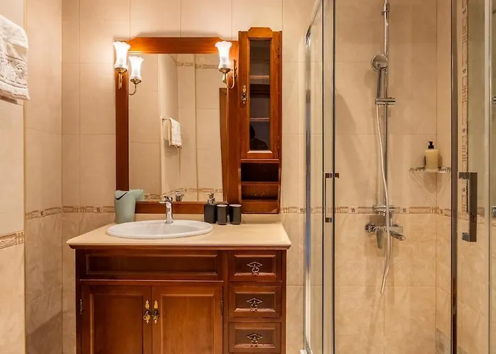 Elegant Aristocratic 2 Bdrm Flat, Location * Sofia