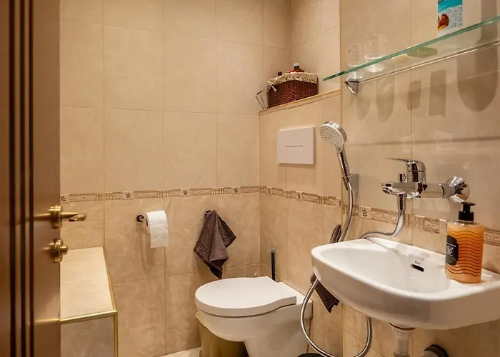 Lejlighed Elegant Aristocratic 2 Bdrm Flat, Location