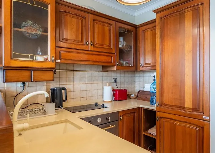 Elegant Aristocratic 2 Bdrm Flat, Location Sofia