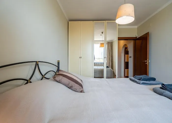 Lejlighed Elegant Aristocratic 2 Bdrm Flat, Location *