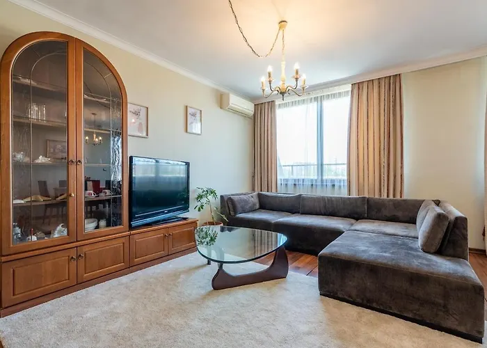 Elegant Aristocratic 2 Bdrm Flat, Location Lejlighed Sofia