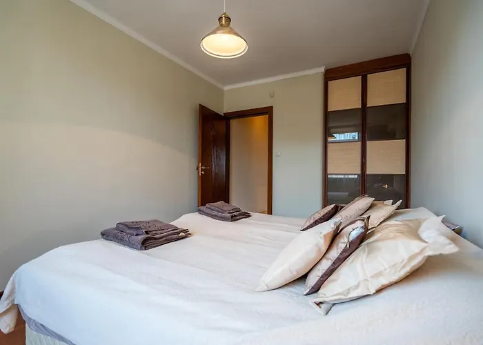 Lejlighed Elegant Aristocratic 2 Bdrm Flat, Location *