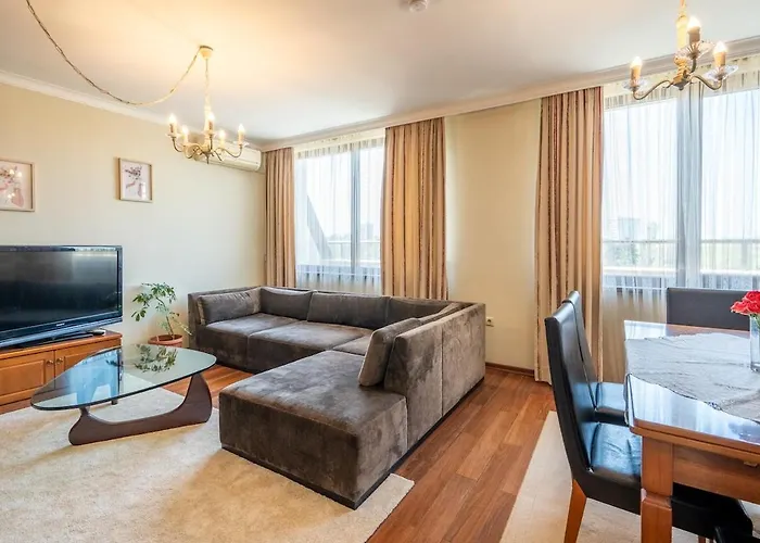 Elegant Aristocratic 2 Bdrm Flat, Location *