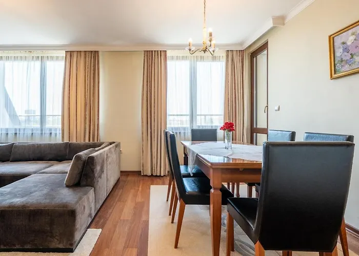 Elegant Aristocratic 2 Bdrm Flat, Location *