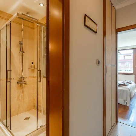 Elegant Aristocratic 2 Bdrm Flat, Location *